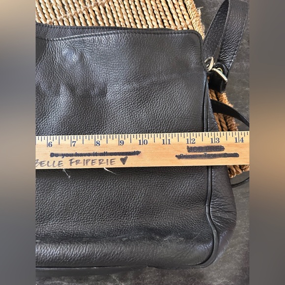 Danier genuine leather fold over bag - Picture 11 of 13